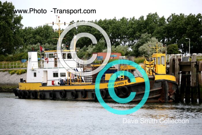 SMIT WAALHAVEN 4  -  Work-Diving Vessel