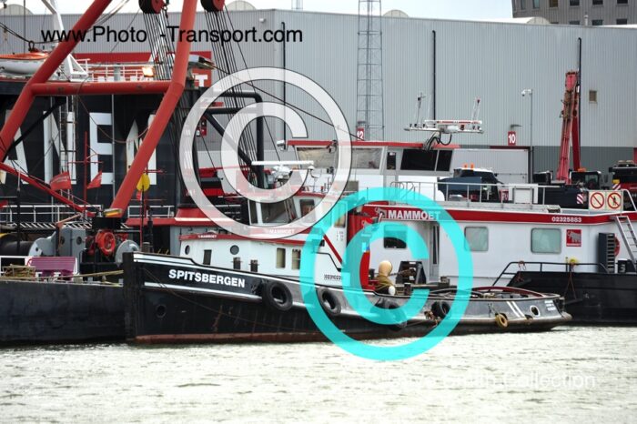 SPITSBERGEN - Inland Tug