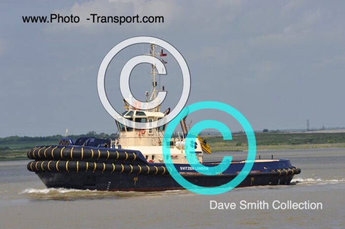 SVITZER LONDON - Tug - Svitzer Colours