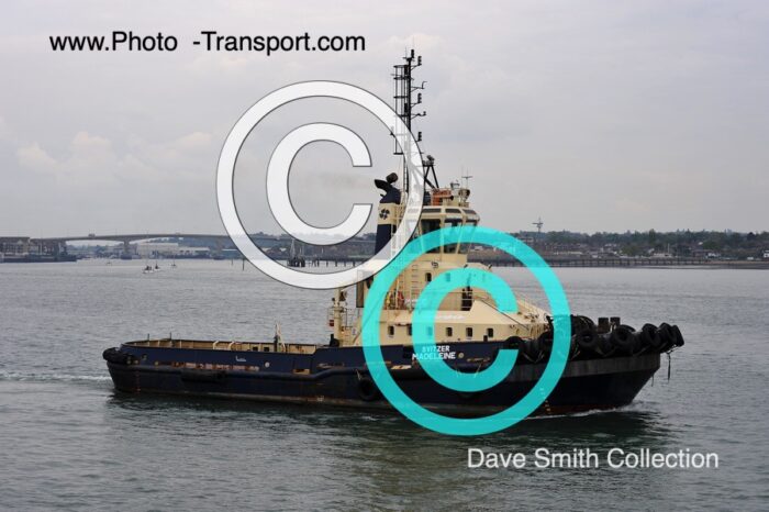 SVITZER LONDON - Tug - Svitzer Colours