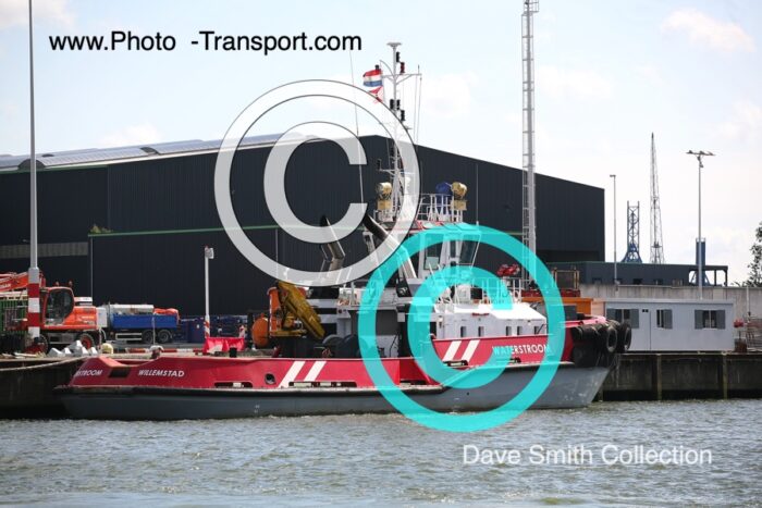 WATERSTROOM  - Tug