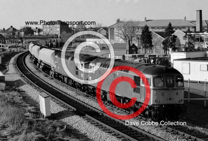 CLASS 37 No.33211 and 33XXX