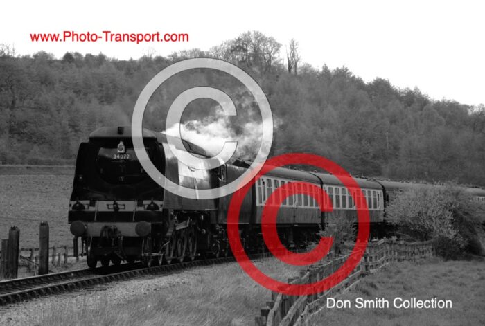 Unrebuilt Battle of Britain 4-6-2  No.34072 257 SQUADRON