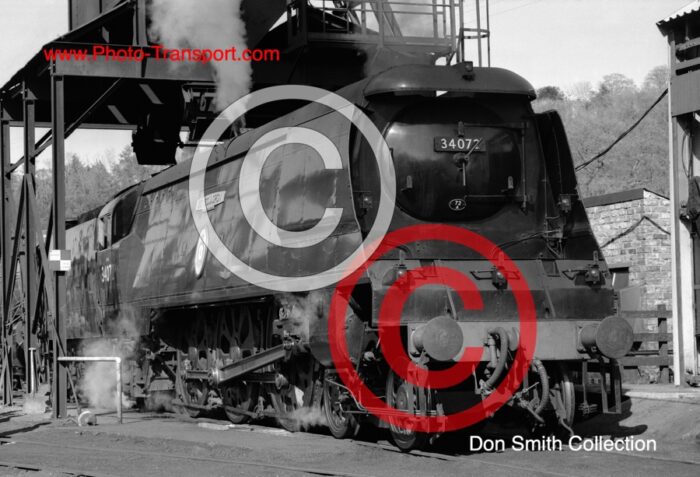 Unrebuilt Battle of Britain 4-6-2  No.34072 257 SQUADRON