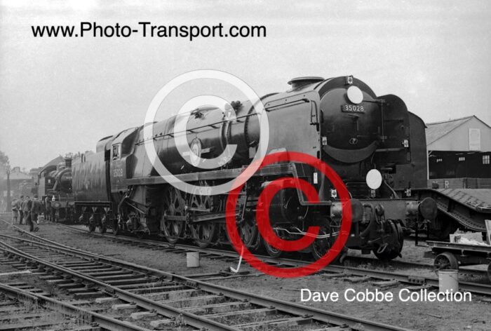 Merchant Navy Class 4-6-2 No.35028 Clan Line