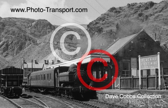 GWR 5700 Class 0-6-0PT locos Nos.8734 & GWR 5700 Class 0-6-0PT No.9621 (rear)