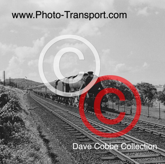 LMS Stanier Class 5MT “Black 5” 4-6-0 No.44749