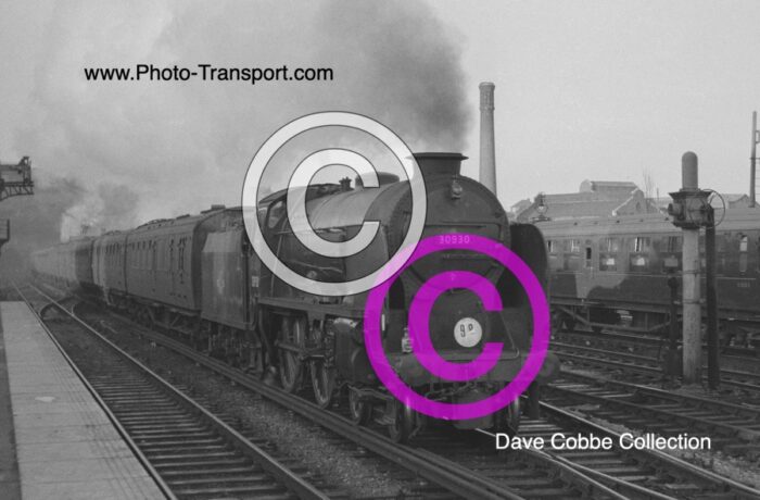  “V” Class  Schools 4-4-0 No.30930 Radley