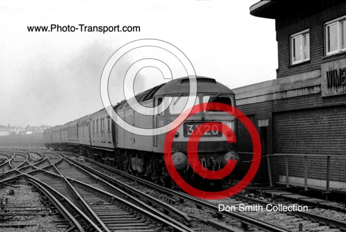 Class 47/Brush 4 No.D 1923 with headcode 3X20 at Wimbledon