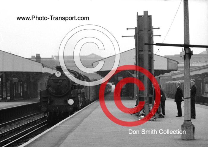 BR Standard Class 5MT 4-6-0 No.73022 at Wimbledon