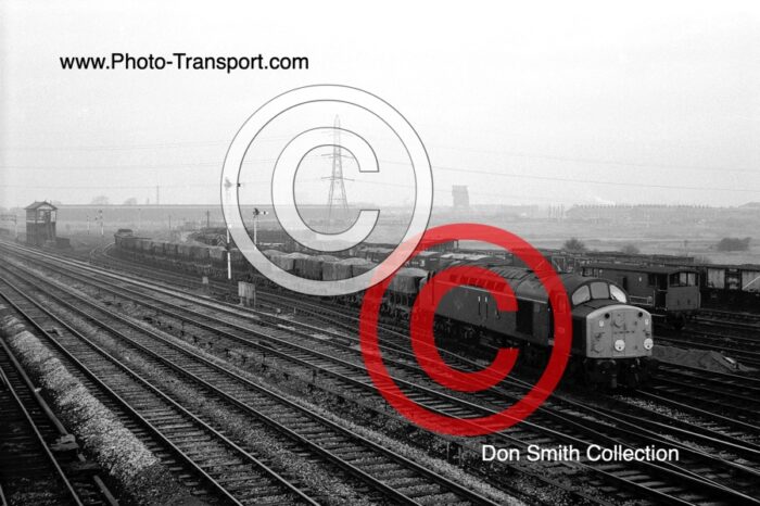 BR English Electric Type 4 No.D220 Franconia