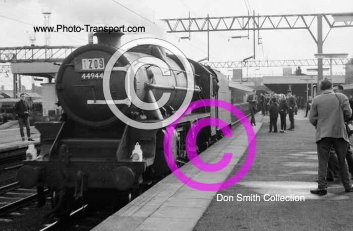 LMS Stanier Black 5 4-6-0 No. 44944