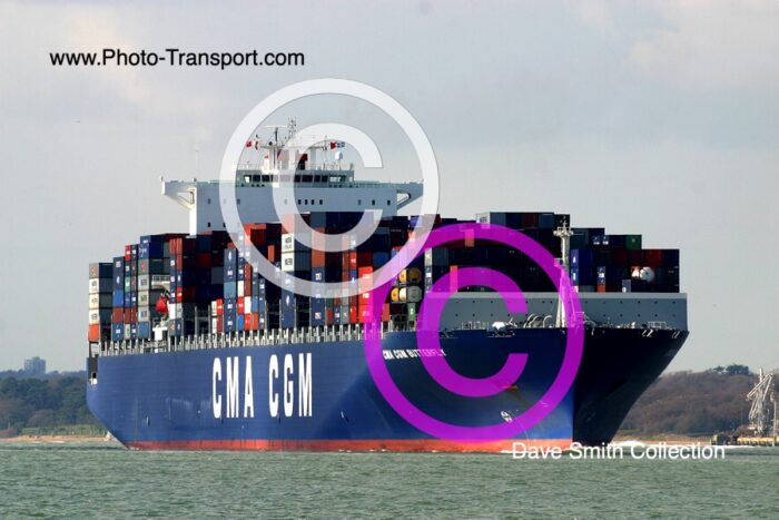 CMA CGM BUTTERFLY  - Container