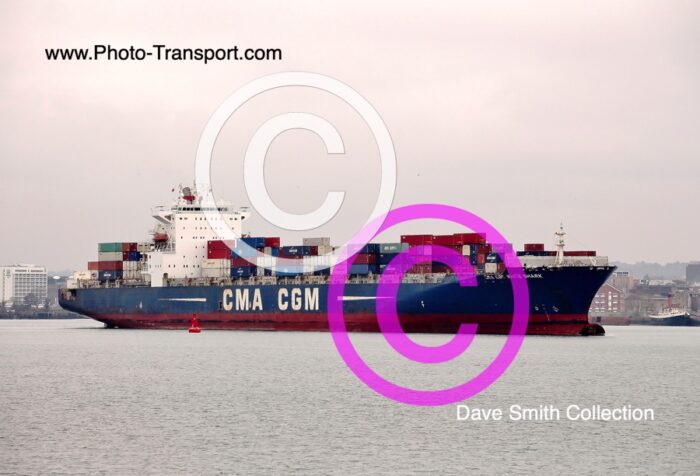 CMA CGM WHITE SHARK  - Container