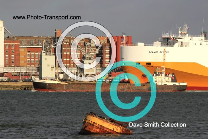 CORK SAND - Motor Hopper