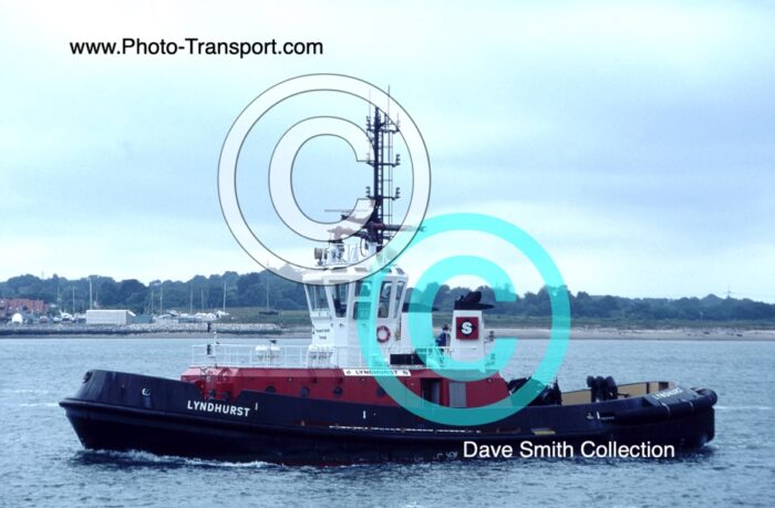 LYNDHURST - Tug