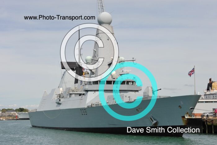 HMS DAUNTLESS  D33 - Guided Missile Destroyer - Type 45