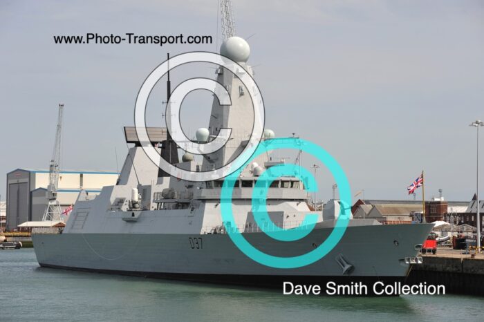 HMS DUNCAN   D37 - Guided Missile Destroyer - Type 45