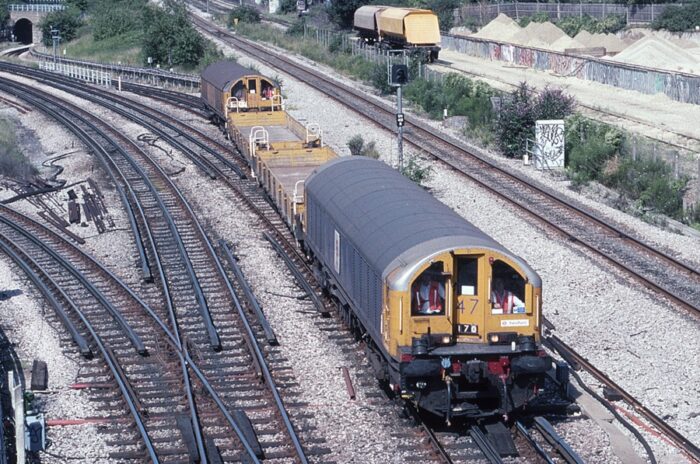 London Transport Battery Unit No.47 at Park Royal -15.8.1997