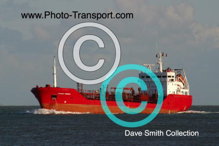DAGMAR THERESA - Chemical Oil Products Tanker - 2654/2001/Denmark/ IMO 9228588 - Underway Off Calshot - 23.10.2002