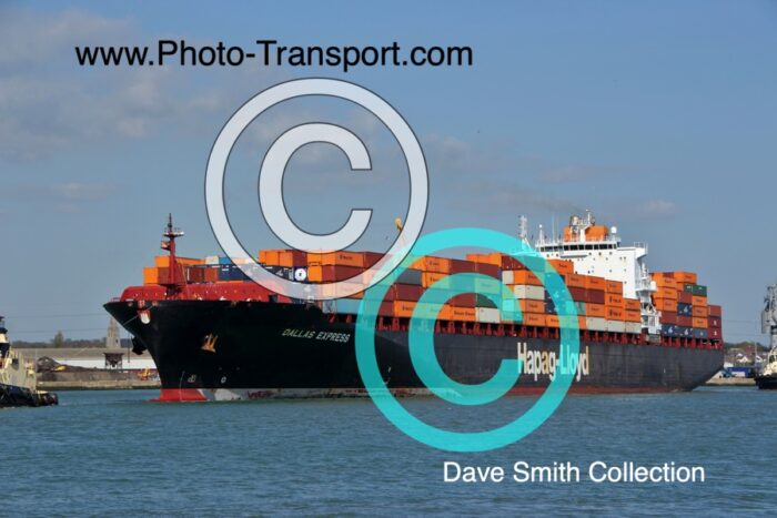 DALLAS EXPRESS - Hapag Lloyd - Containership - Upper Turning Ground,Southampton - 15.4.2014 - IMO 9193288 -  Ex Antwerpen Express/Tokyo Express