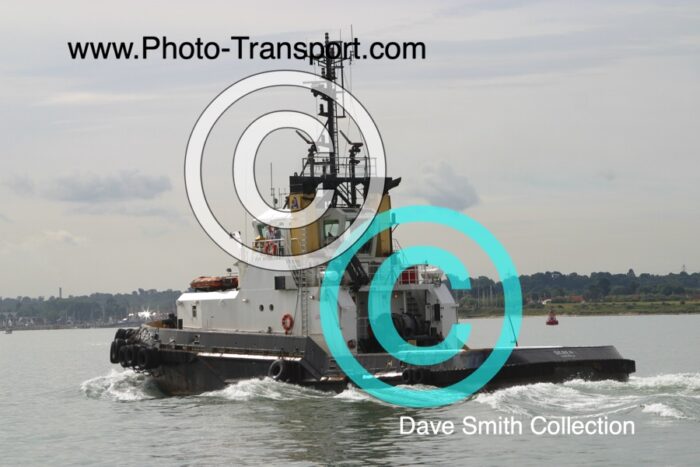 DEBEN - Tug/Tugs - Underway Southampton - 28.8.2004 - UK - IMO 8902266