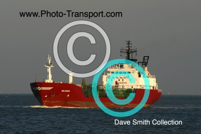 DELTAGAS - LPG Tanker - Underway Off Calshot - 3.9.2005 - IMO 9008471