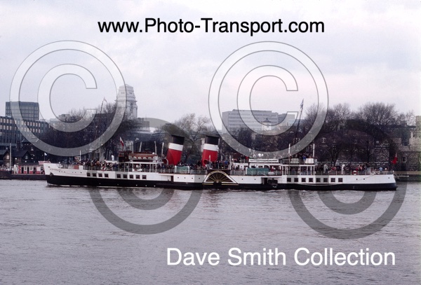P.S.Waverley - Preserved Paddle Steamer - Passenger Ship - Underway Pool of London - 1978 - IMO 5386954