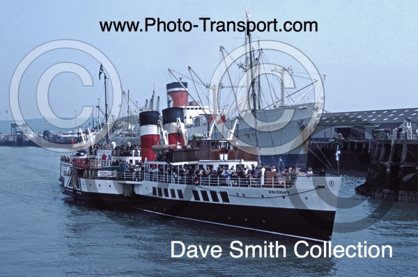 P.S.Waverley - Preserved Paddle Steamer - Passenger Ship - Underway at Newhaven passing Rockhampton Star - 1980 - IMO 5386954
