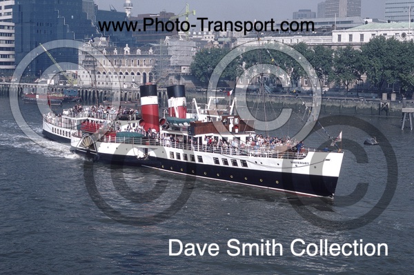 P.S.Waverley - Preserved Paddle Steamer - Passenger Ship - Underway Pool of London(outbound) - 1986 - IMO 5386954