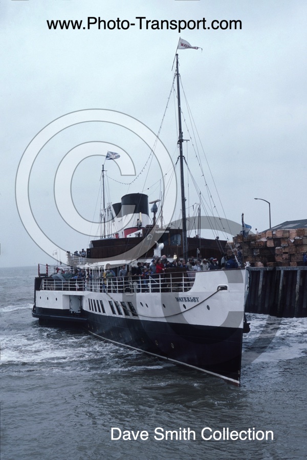 P.S.Waverley - Preserved Paddle Steamer - Passenger Ship - Docking at Whitstable - 1985 - IMO 5386954